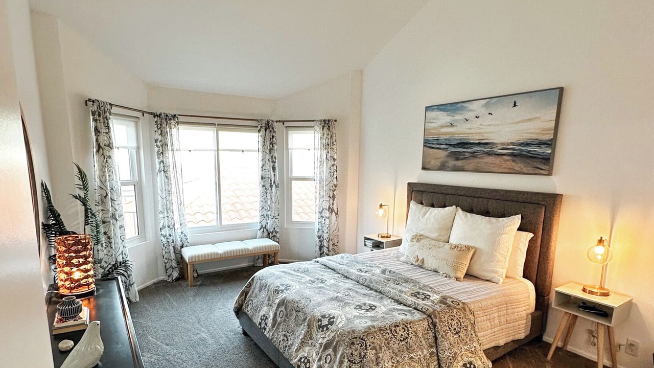 Photo of Bedroom in Oxnard Shores