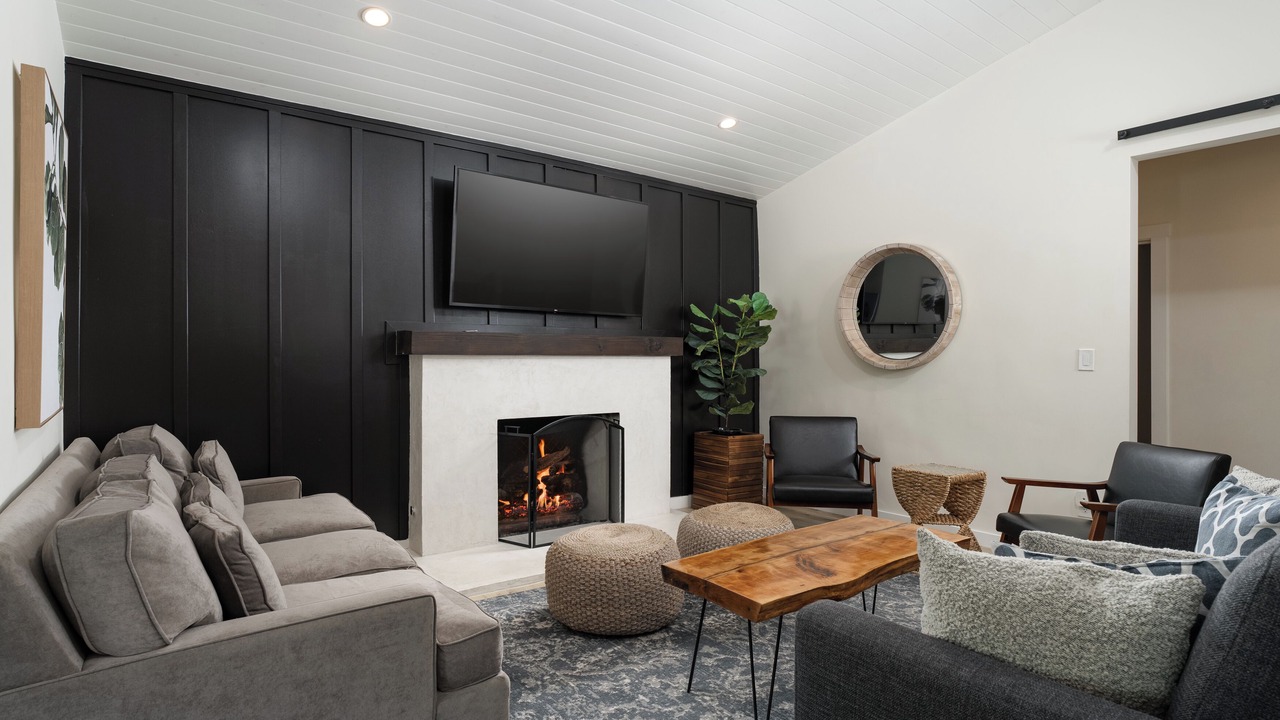 Photo of Livingroom in East Mesa