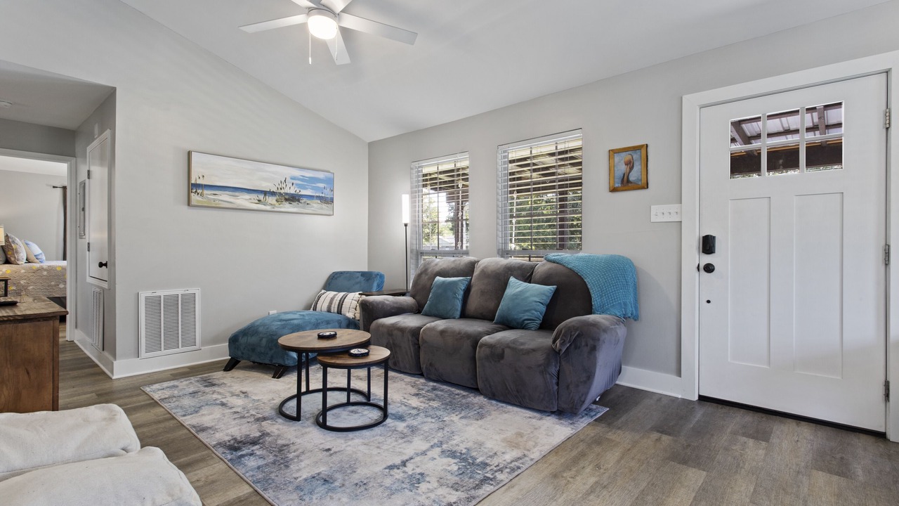 Photo of Livingroom in Gulf Hills