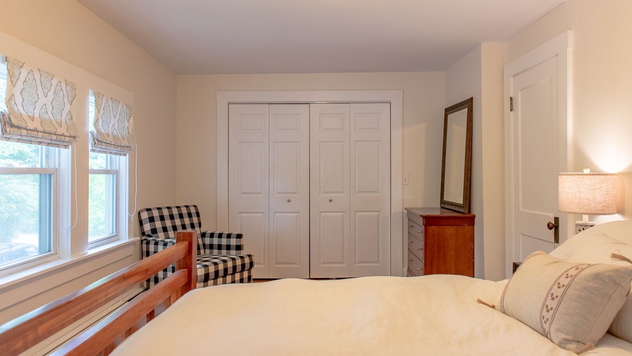 Photo of Bedroom in Saunderstown