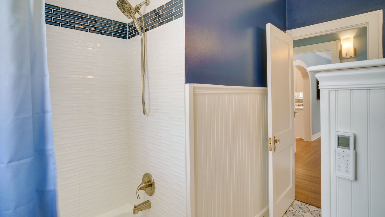 Photo of Bathroom in Highlands - Perkins