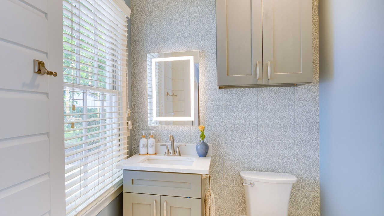 Photo of Bathroom in Highlands - Perkins