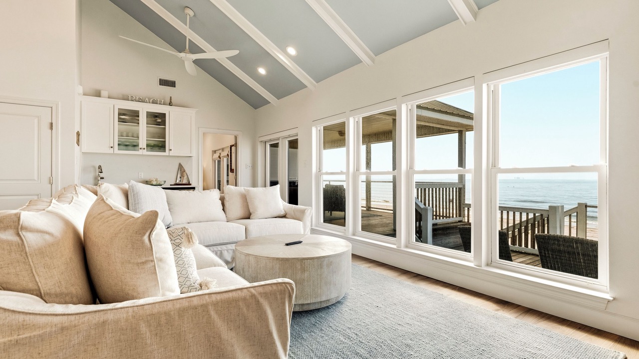 Photo of Livingroom in Dauphin Island