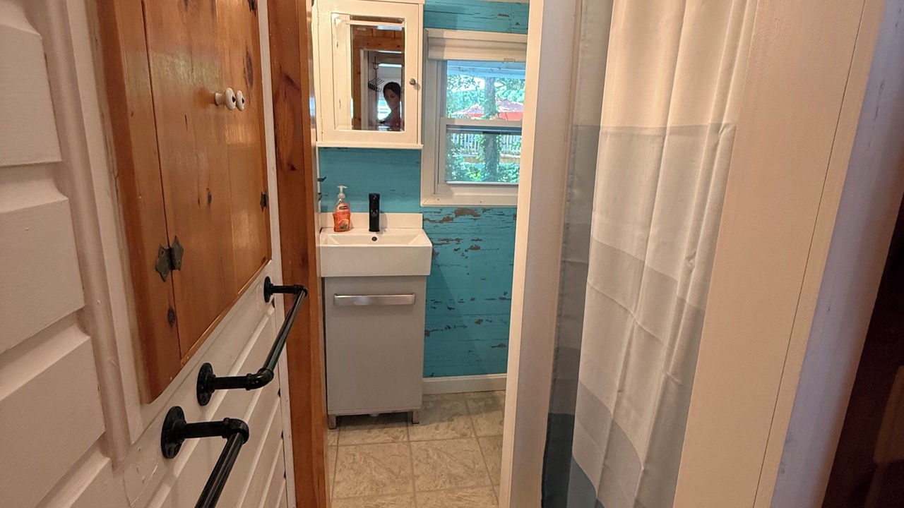 Photo of Bathroom in Cedar Bushes
