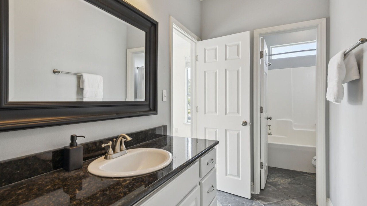 Photo of Bathroom in Henderson Point