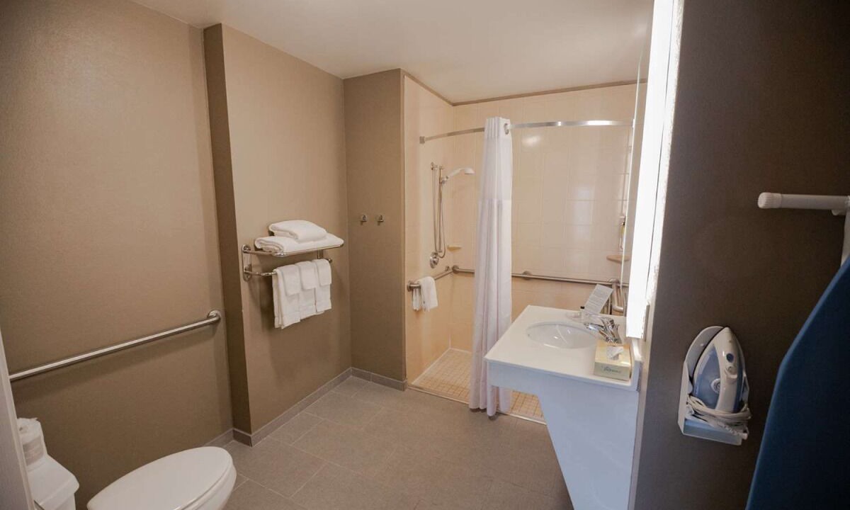 Photo of Bathroom in Highlands - Perkins