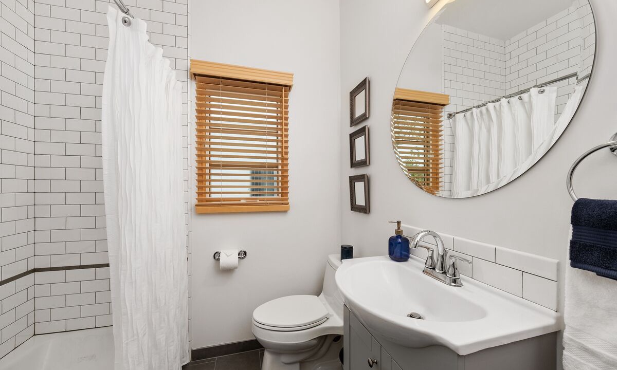 Photo of Bathroom in Beverly Grove