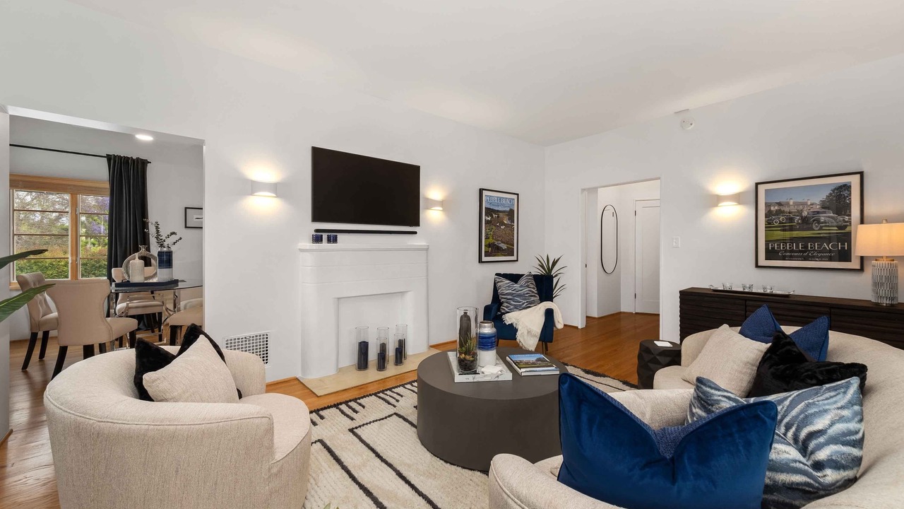 Photo of Livingroom in Beverly Grove