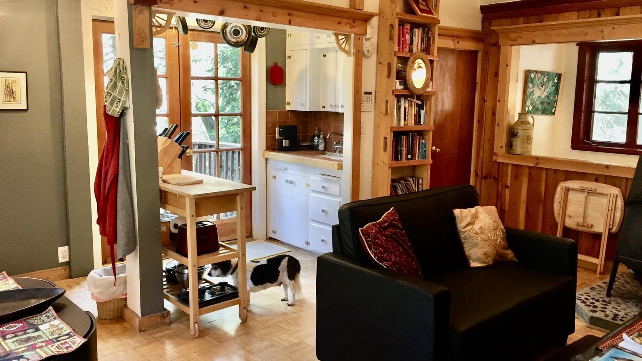 Photo of Livingroom in Arrowhead Villas