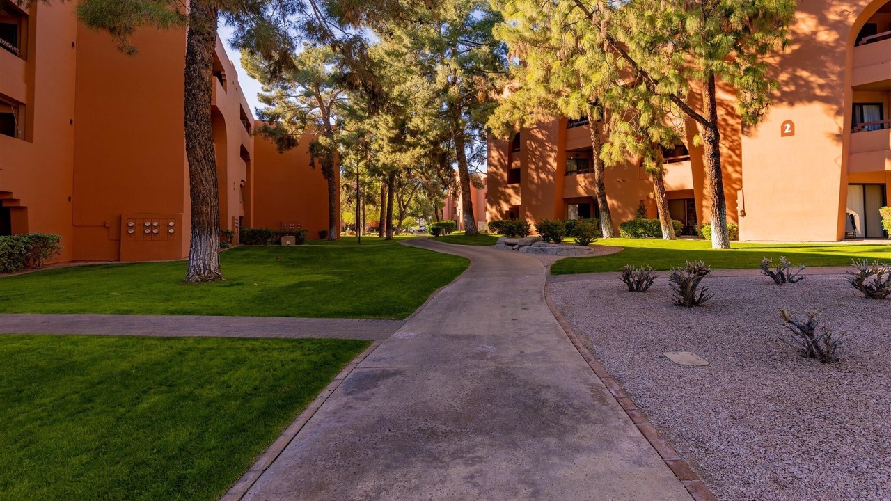 Photo of Outdoor in Paradise Valley Village