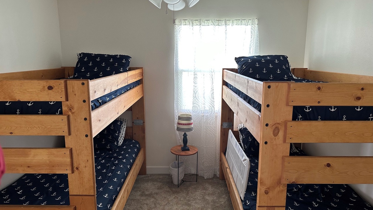 Photo of Bedroom in Lakeside