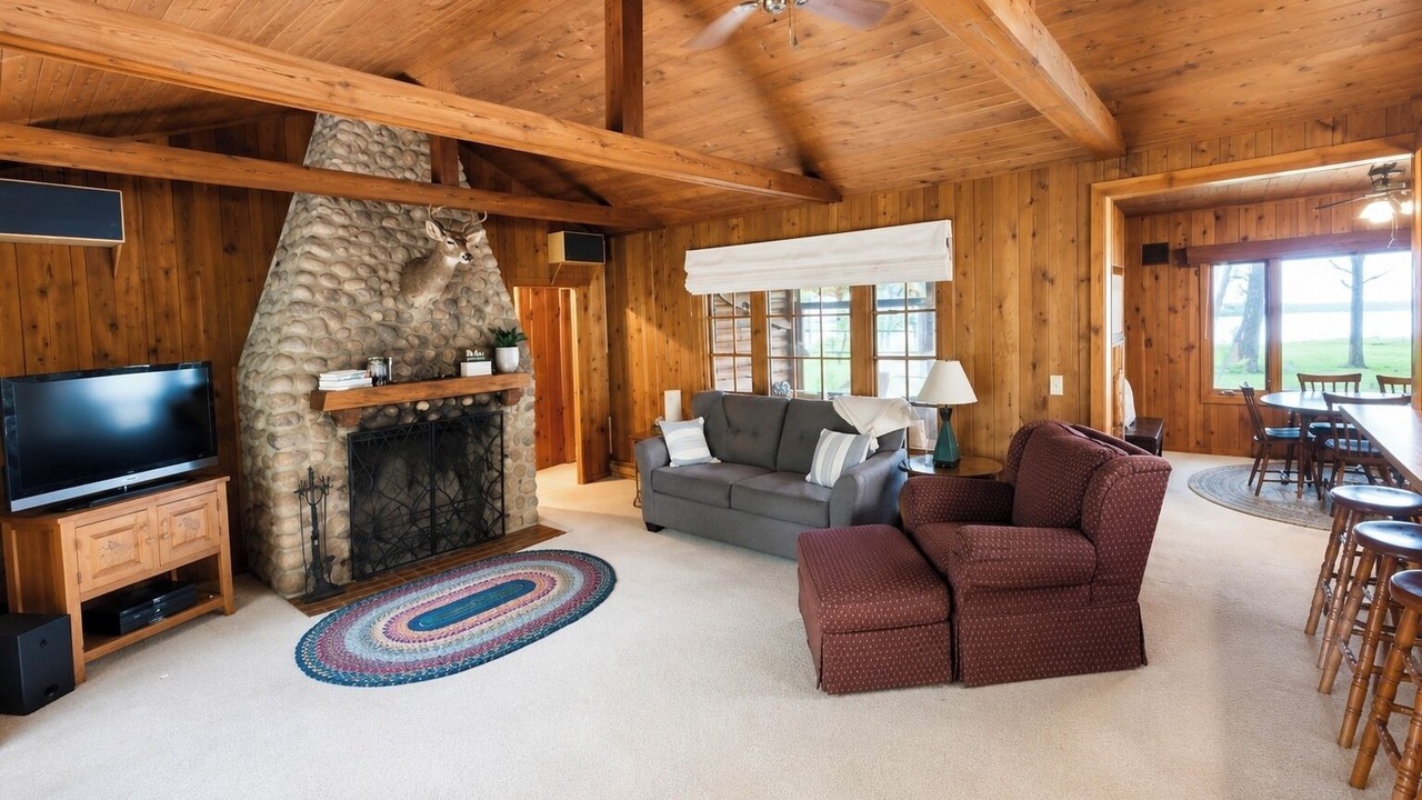 Photo of Livingroom in Detroit Lakes