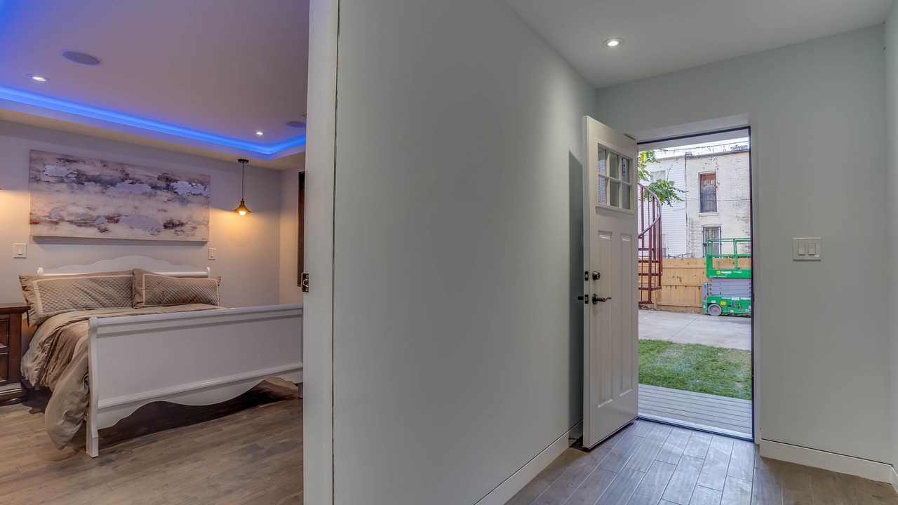 Photo of Bedroom in Truxton Circle