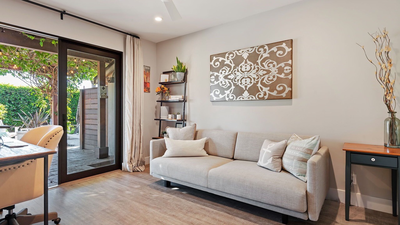 Photo of Livingroom in West Mesa