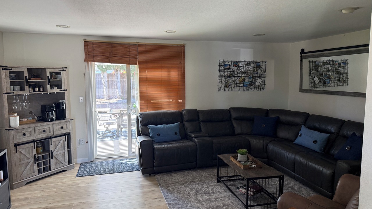 Photo of Livingroom in Simi Valley