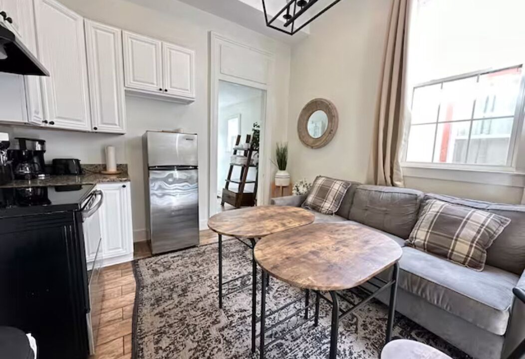 Photo of Livingroom in Mid-City