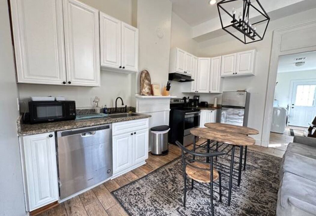 Photo of Kitchen in Mid-City