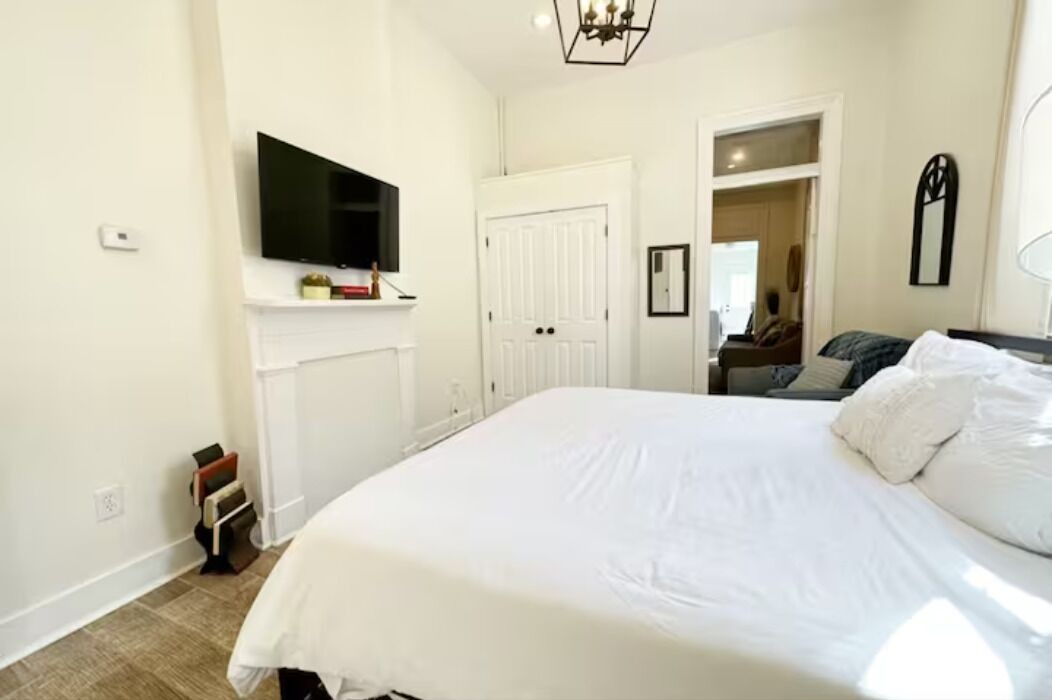 Photo of Bedroom in Mid-City