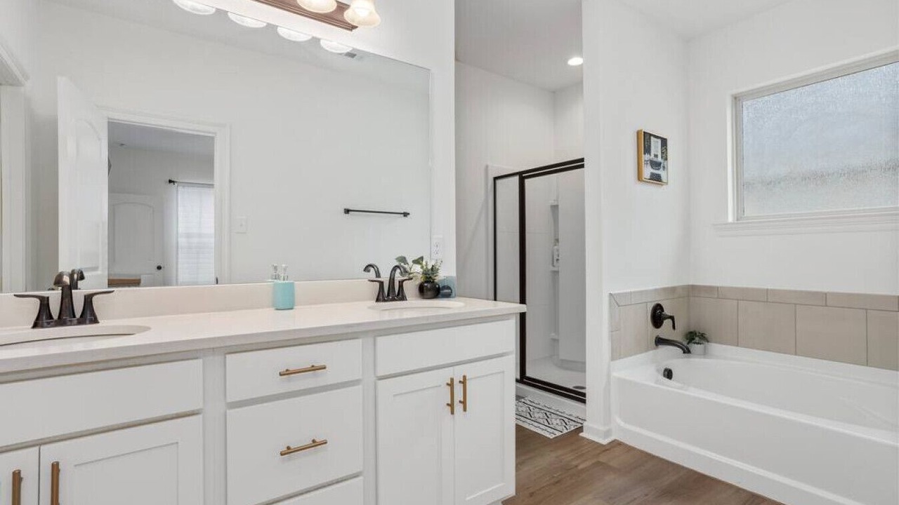 Photo of Bathroom in Highlands - Perkins