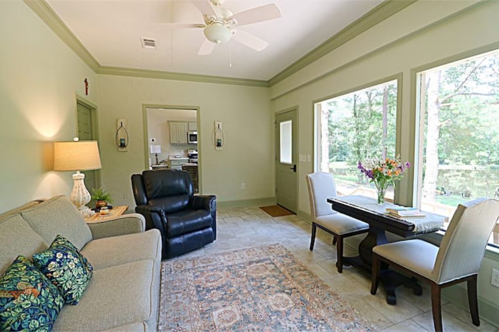 Photo of Livingroom in Laurel