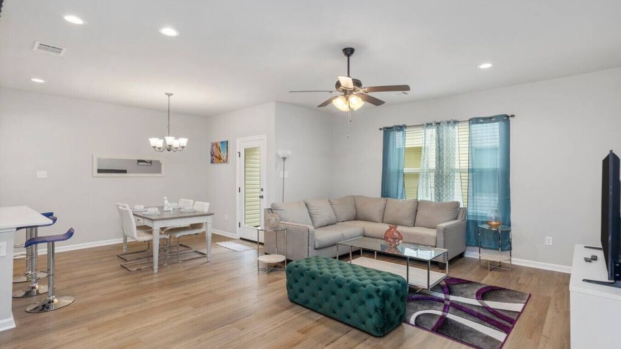 Photo of Livingroom in Highlands - Perkins