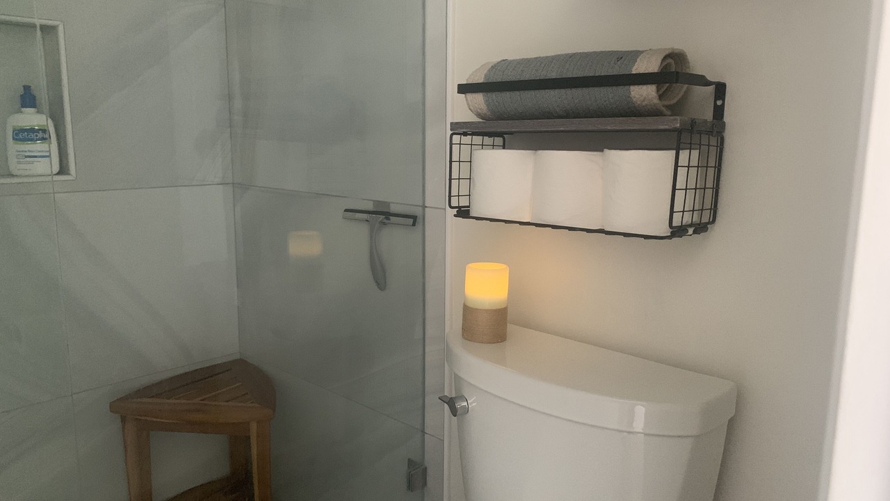 Photo of Bathroom in Balboa Peninsula