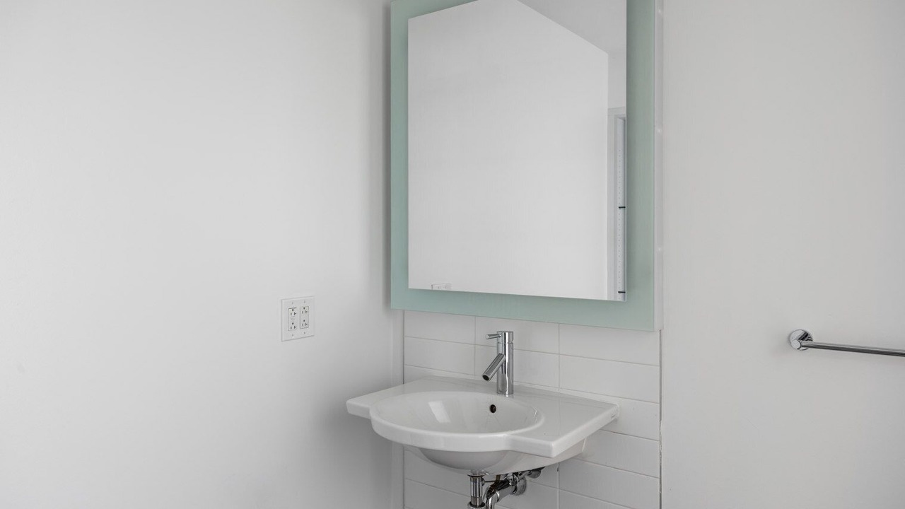 Photo of Bathroom in Chinatown