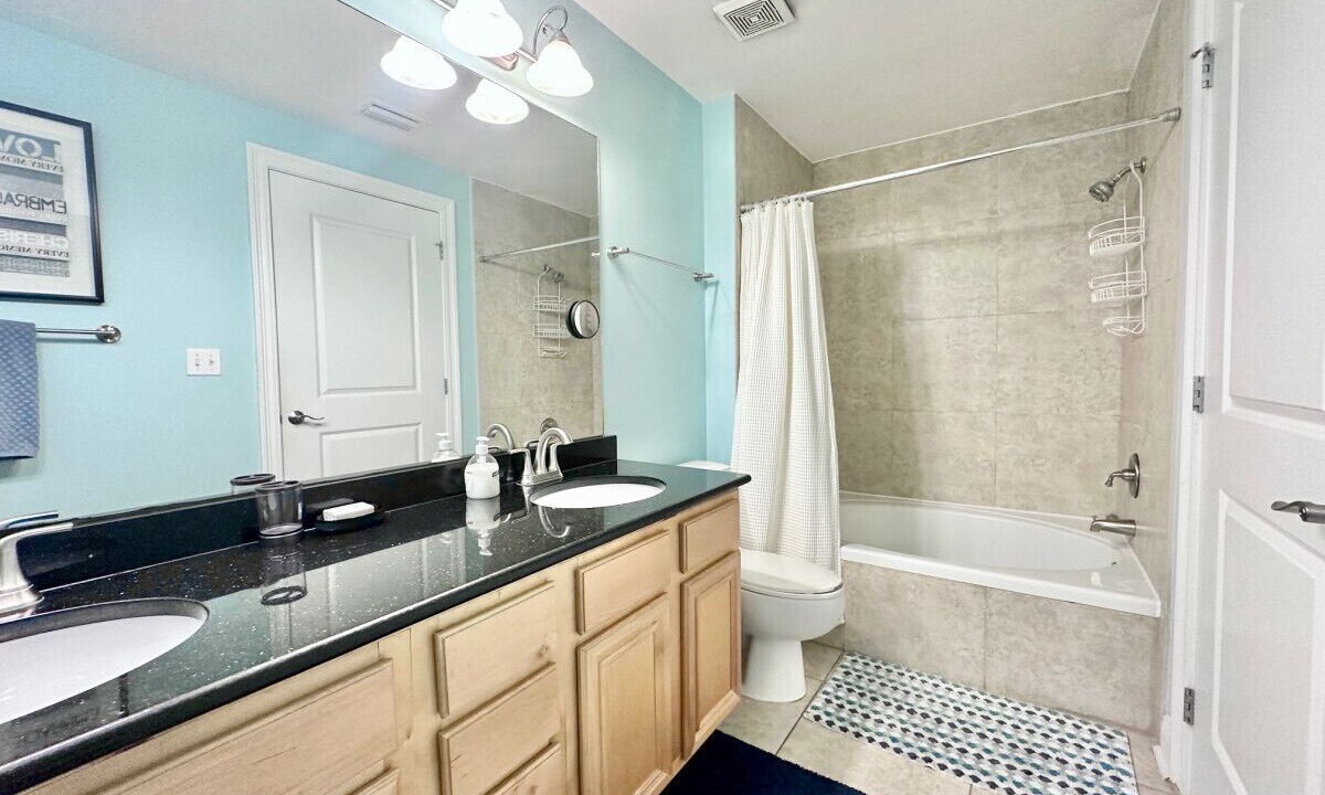 Photo of Bathroom in Henderson Point