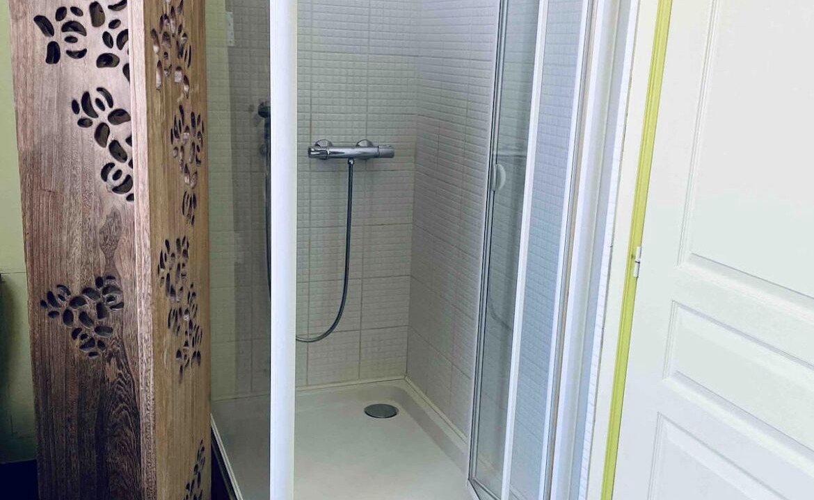 Photo of Bathroom in Lamorlaye