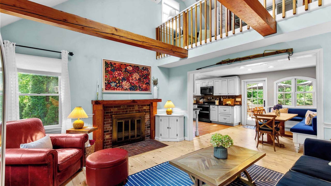 Photo of Livingroom in Eastham