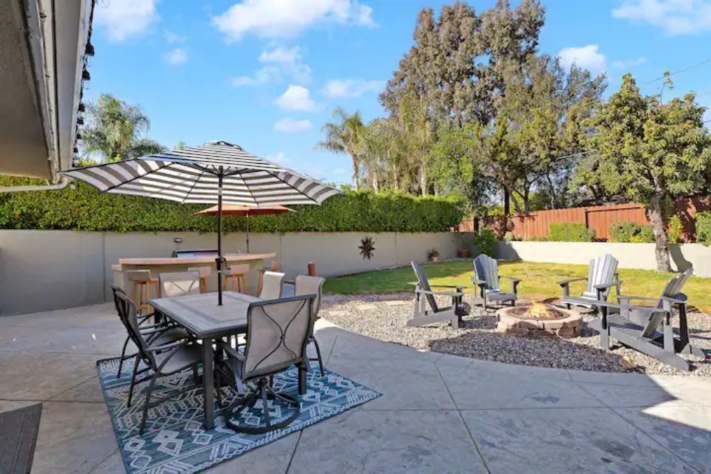 Photo of Outdoor in Woodland Hills