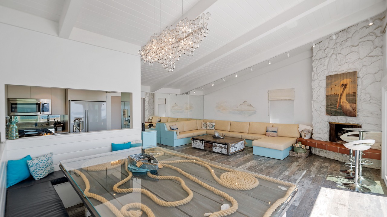 Photo of Livingroom in Silver Strand