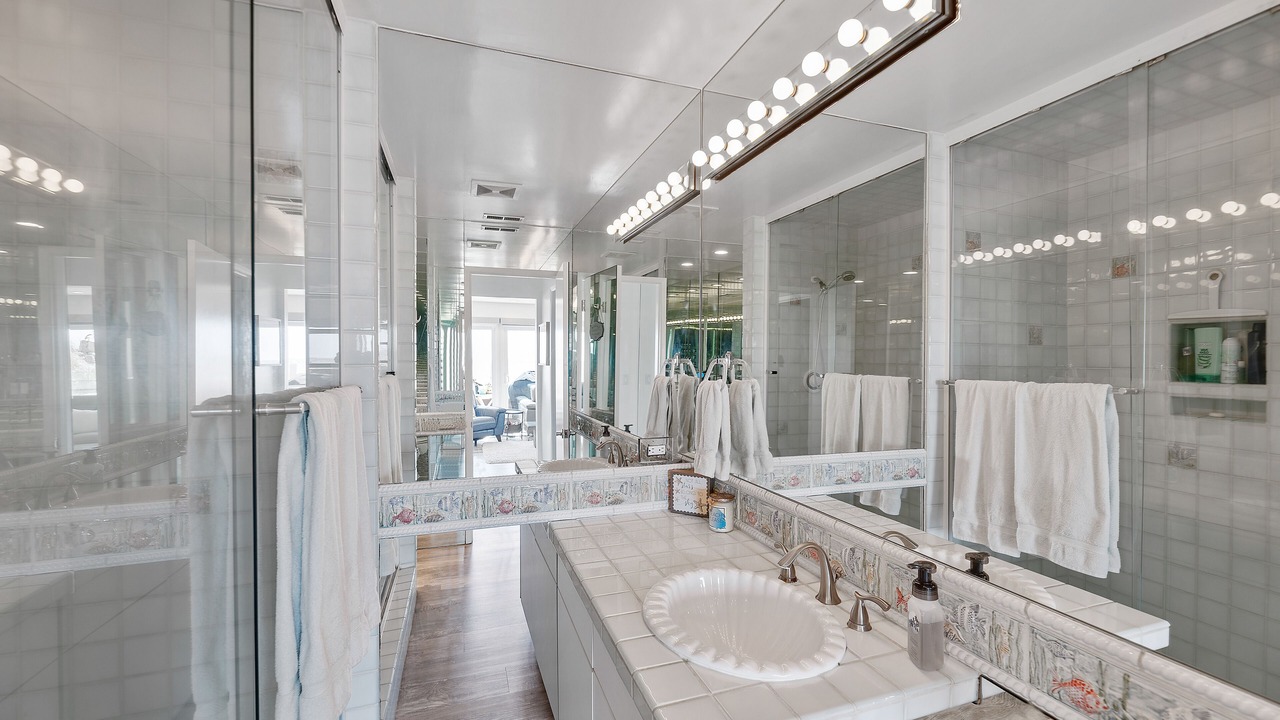 Photo of Bathroom in Silver Strand