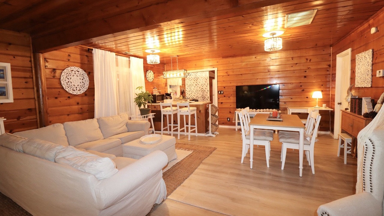 Photo of Livingroom in Arrowbear Lake