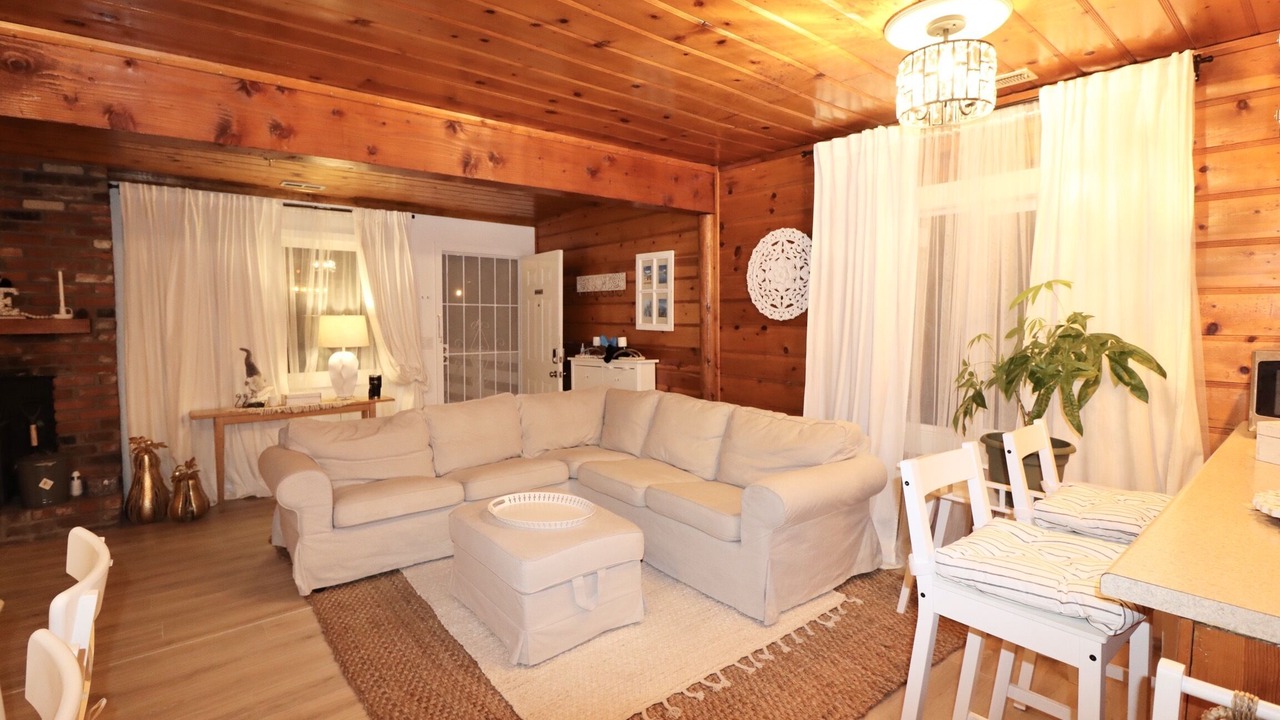 Photo of Livingroom in Arrowbear Lake