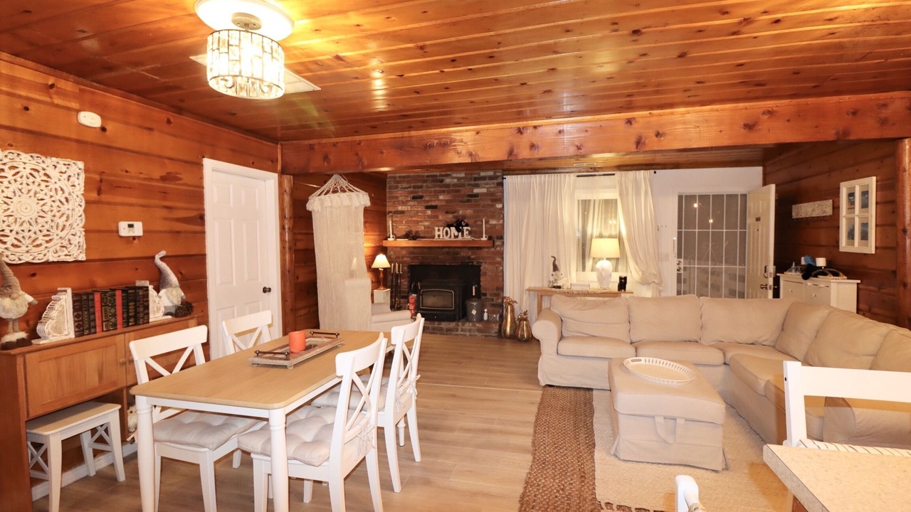 Photo of Livingroom in Arrowbear Lake