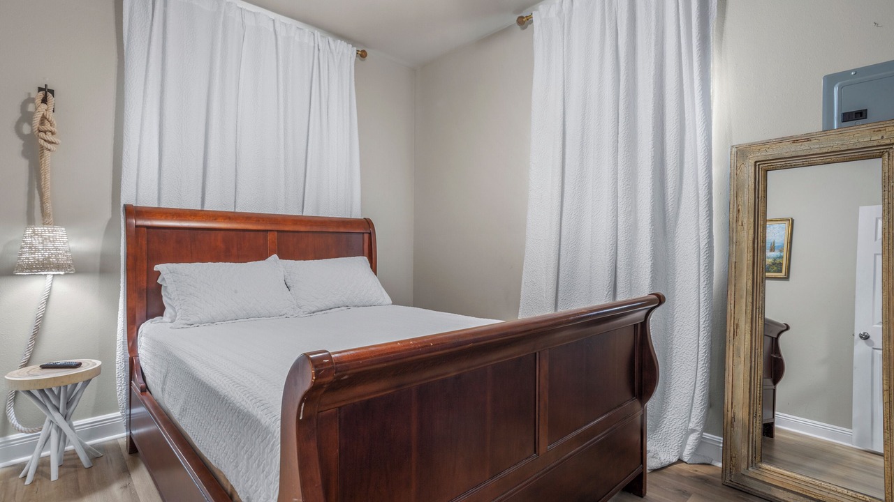 Photo of Bedroom in Ocean Springs