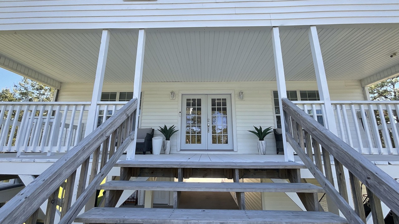 Photo of Patio Balcony in Shoreline Park