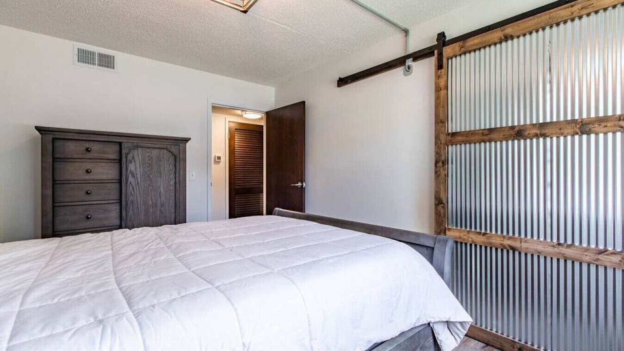 Photo of Bedroom in East Side Pioneers