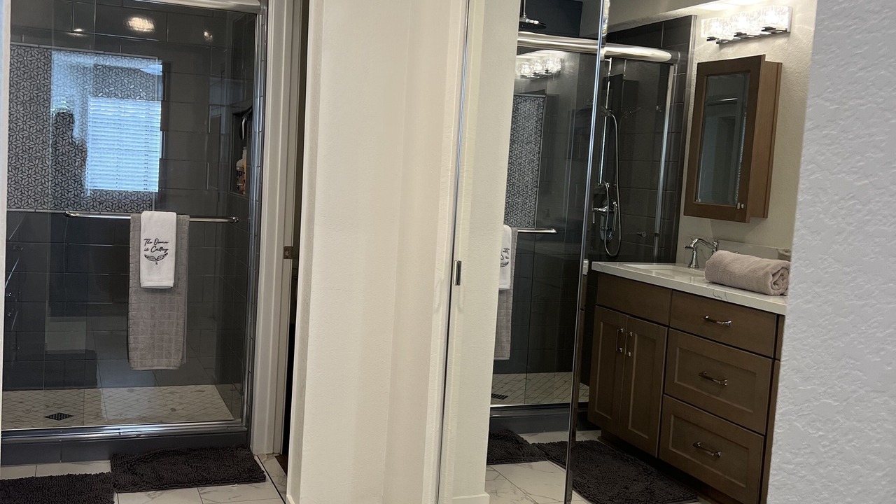 Photo of Bathroom in Oxnard Shores