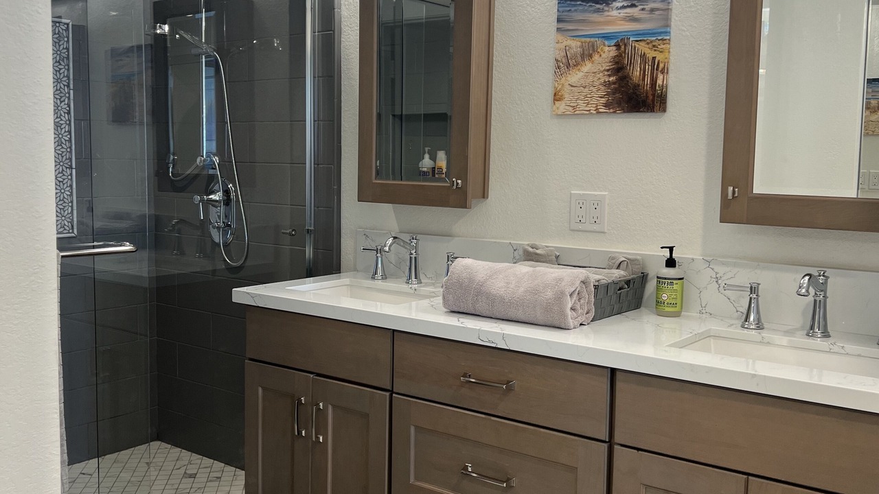 Photo of Bathroom in Oxnard Shores