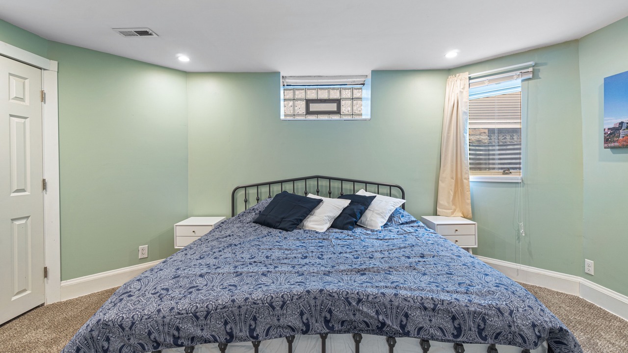 Photo of Bedroom in Lowry Hill East