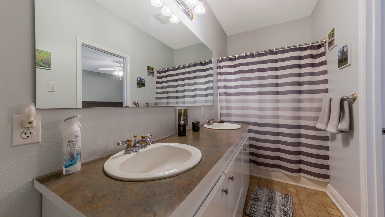 Photo of Bathroom in Butte La Rose