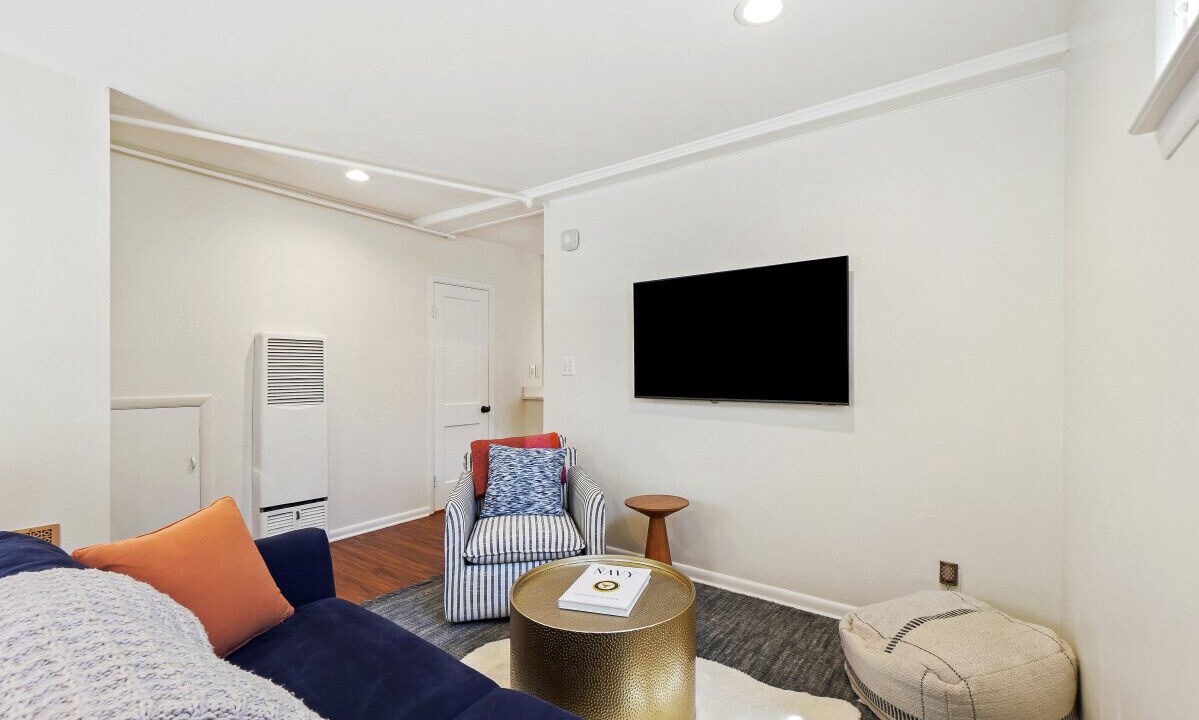 Photo of Livingroom in Historic District