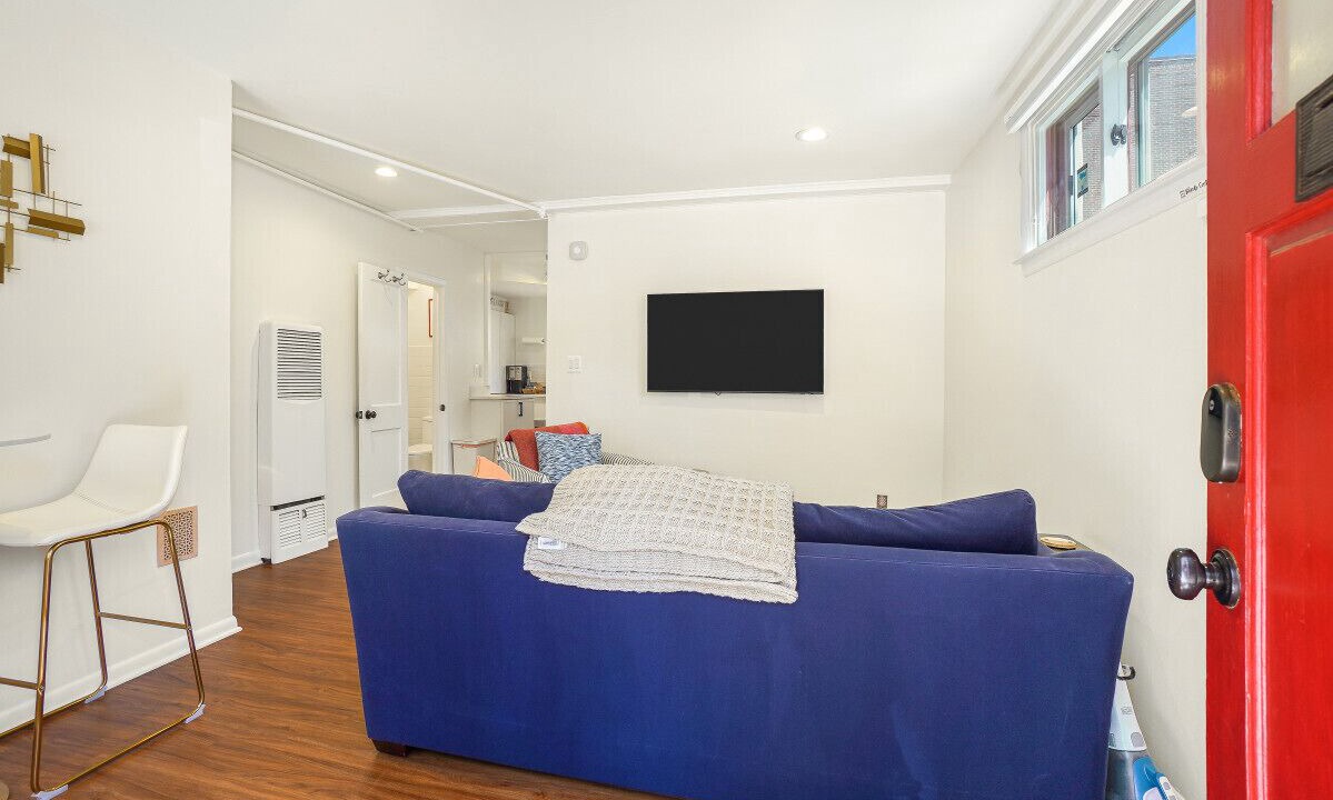 Photo of Livingroom in Historic District
