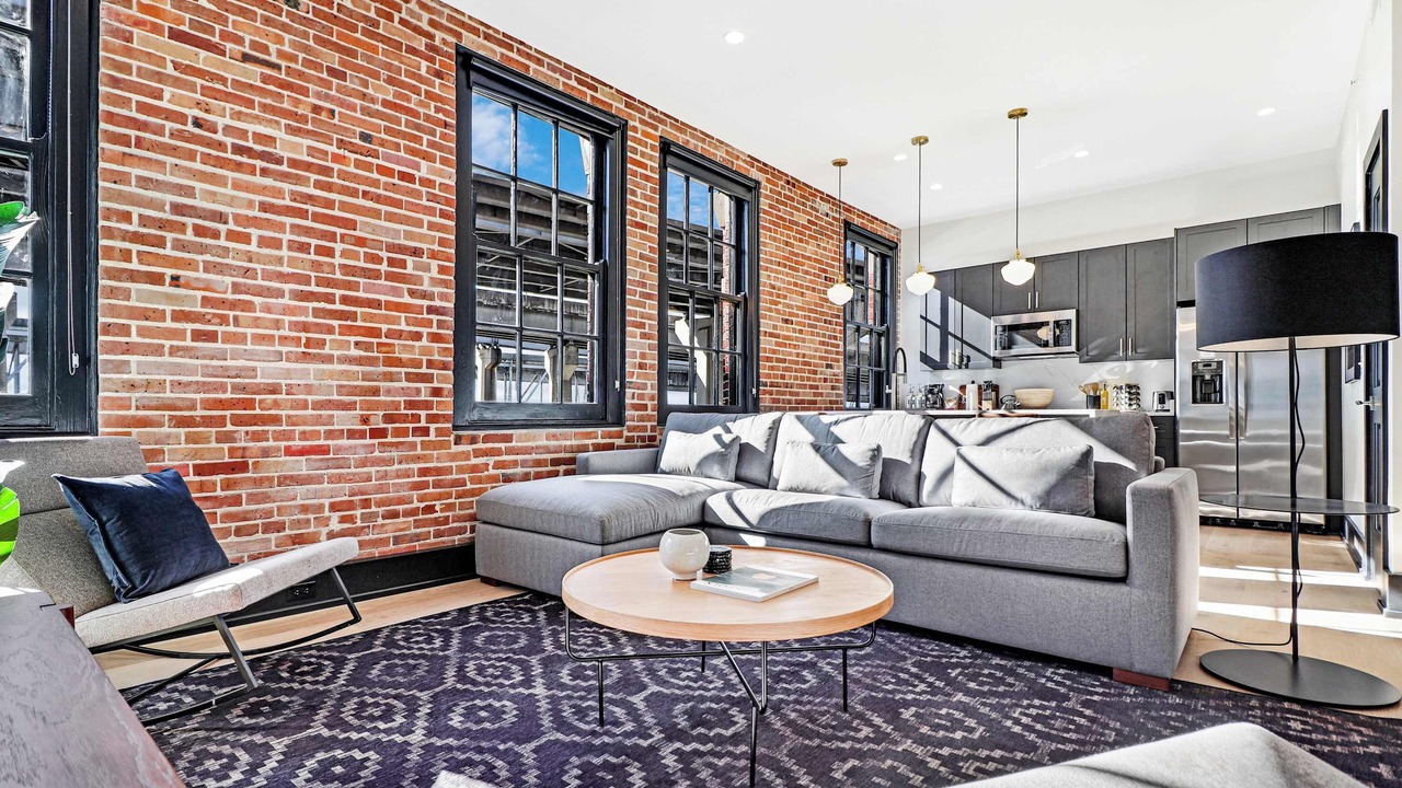 Photo of Livingroom in Arts/Warehouse District
