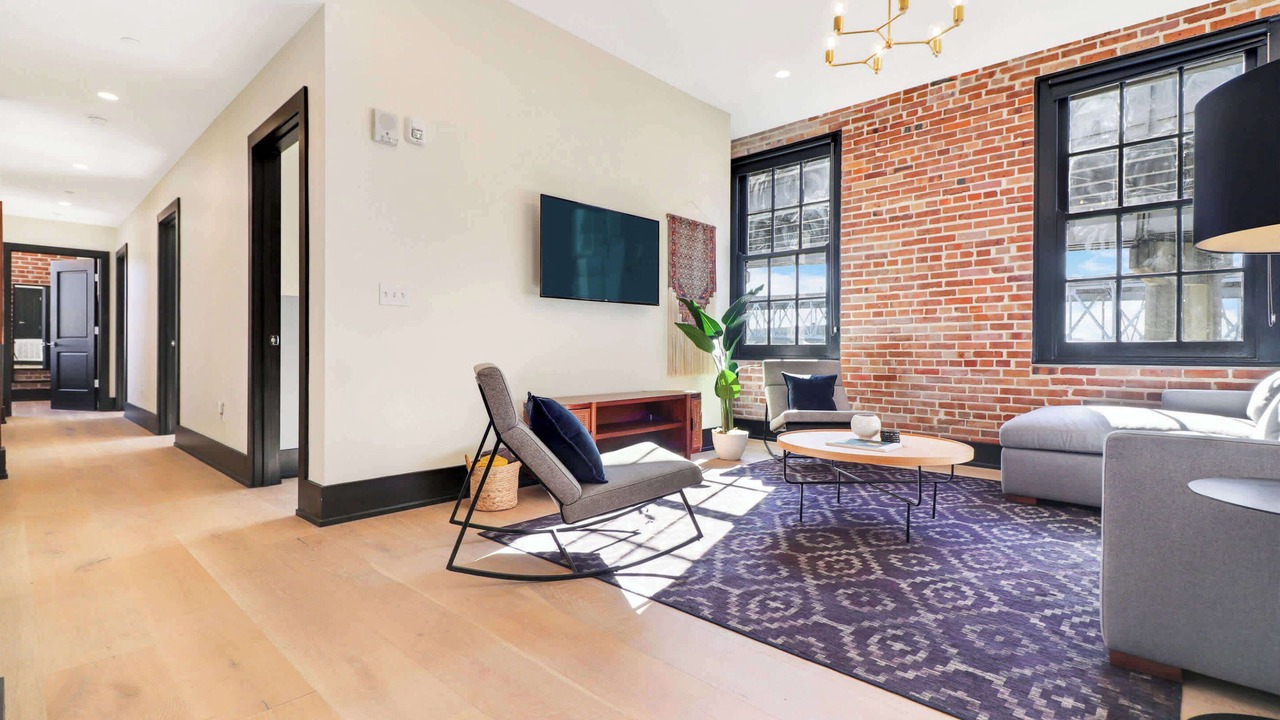Photo of Livingroom in Arts/Warehouse District