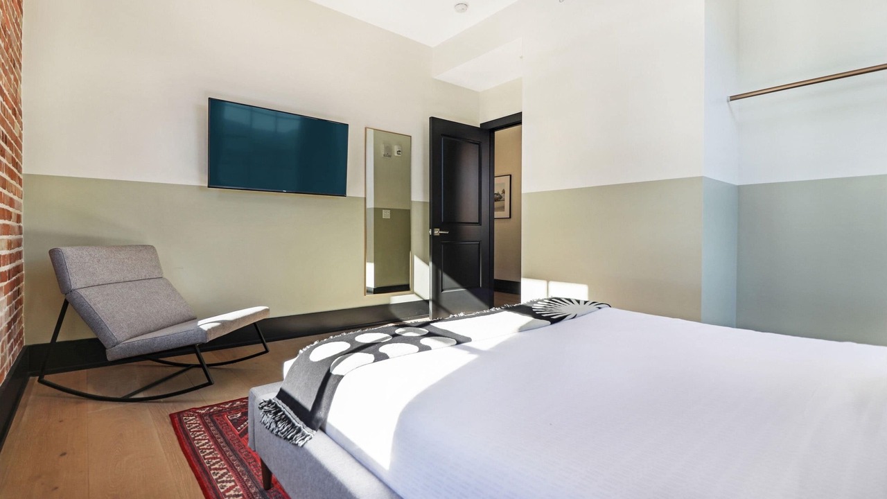 Photo of Bedroom in Arts/Warehouse District