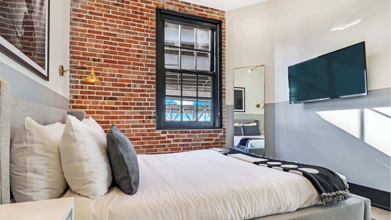 Photo of Bedroom in Arts/Warehouse District