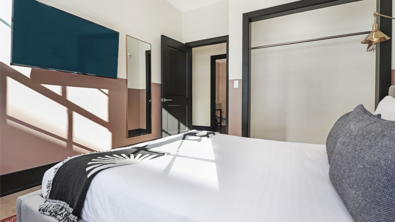 Photo of Bedroom in Arts/Warehouse District